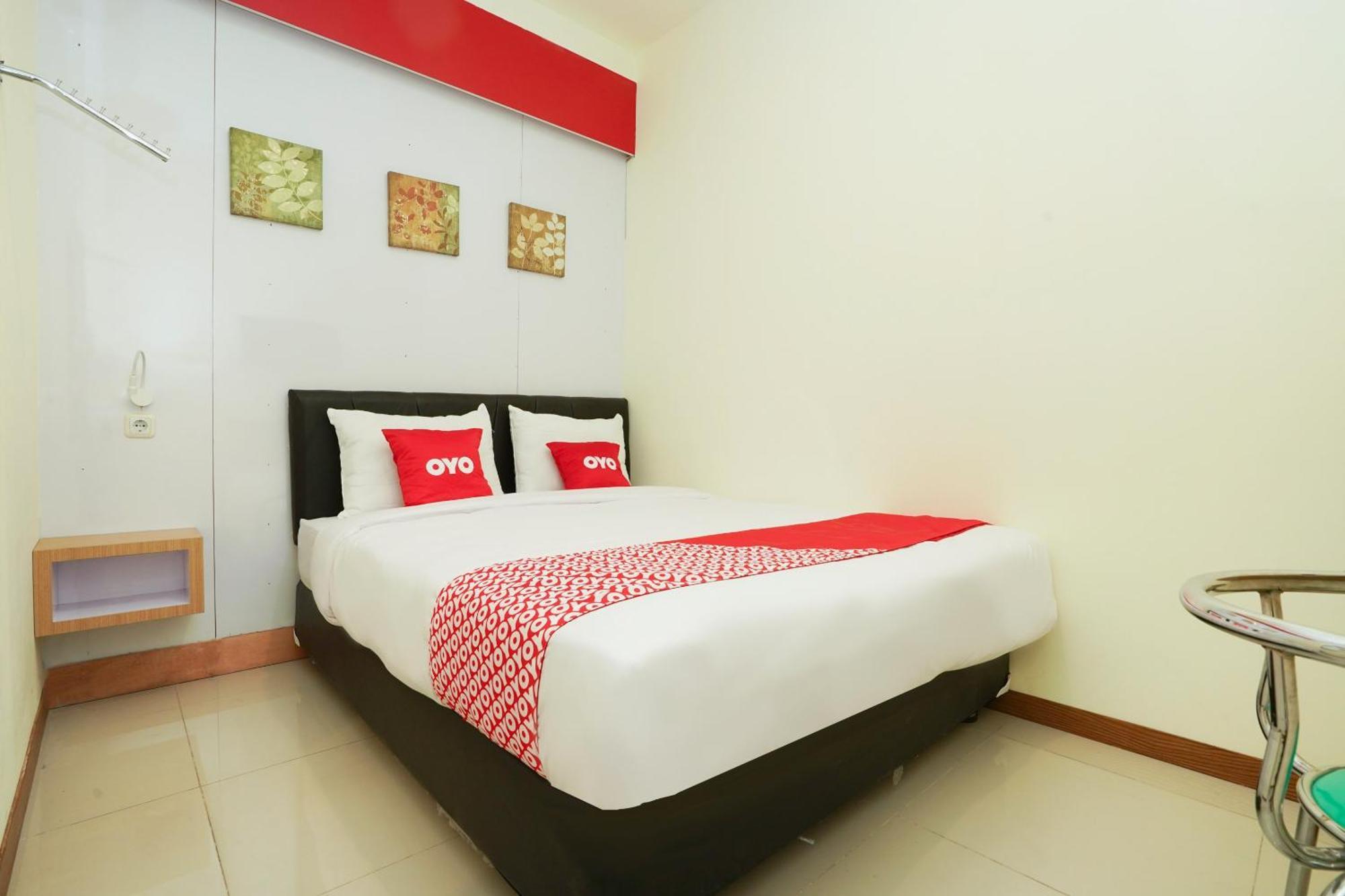 Super Oyo Flagship 3688 Pot Art Hotel Surabaya Exterior photo