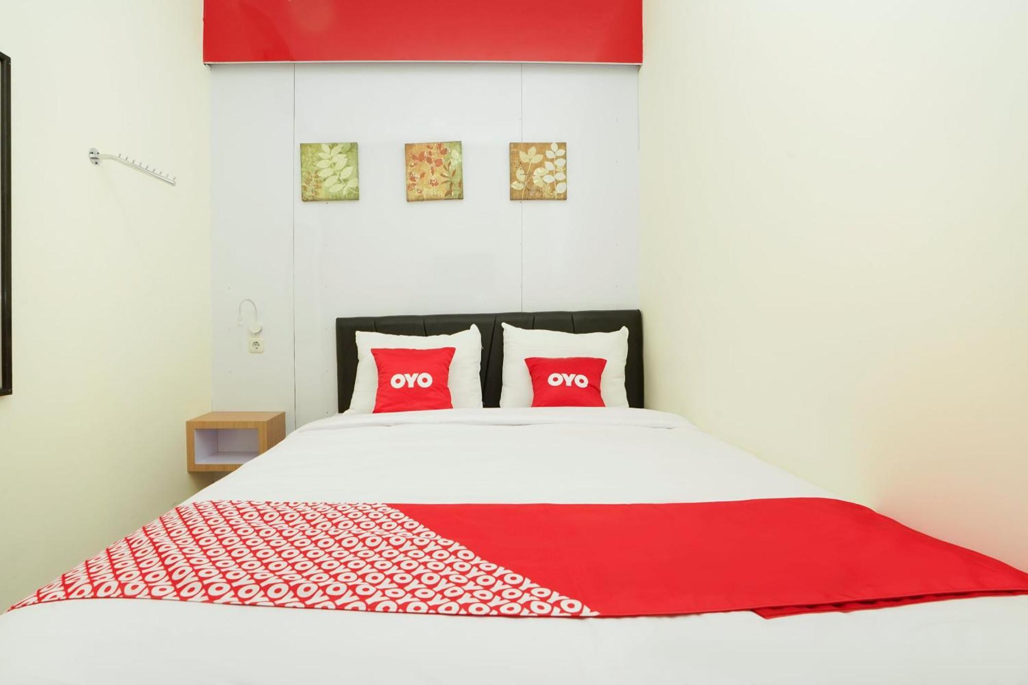Super Oyo Flagship 3688 Pot Art Hotel Surabaya Exterior photo