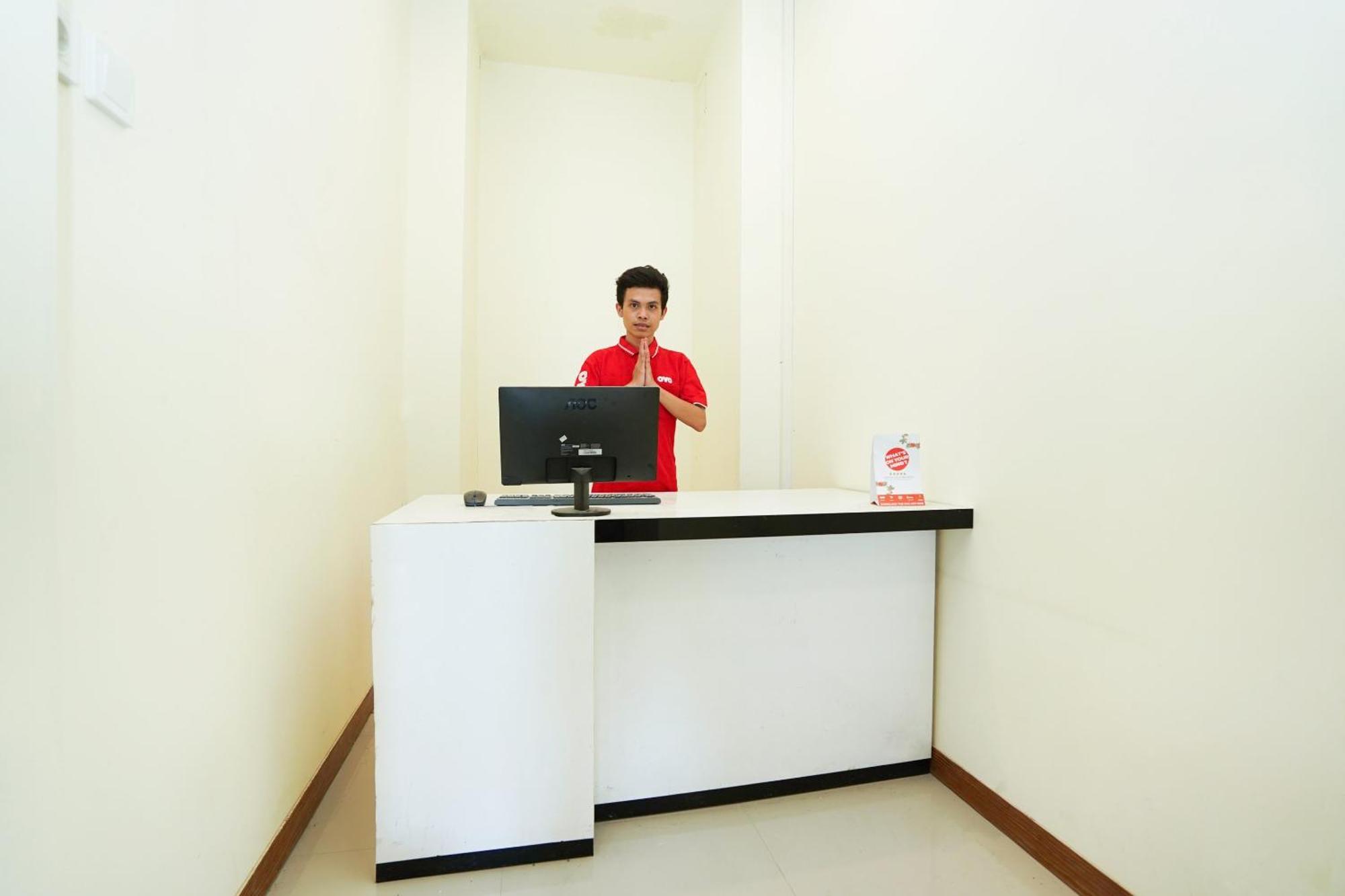 Super Oyo Flagship 3688 Pot Art Hotel Surabaya Exterior photo