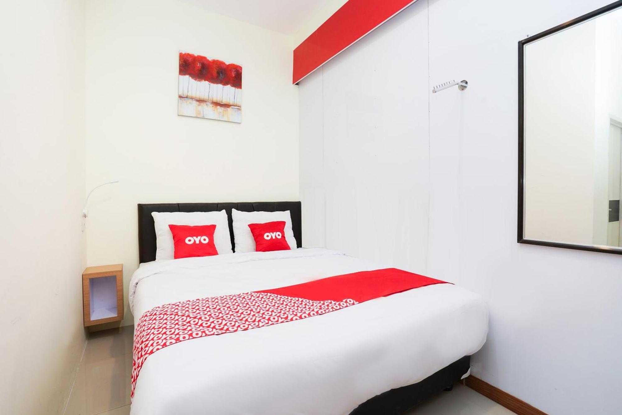 Super Oyo Flagship 3688 Pot Art Hotel Surabaya Exterior photo