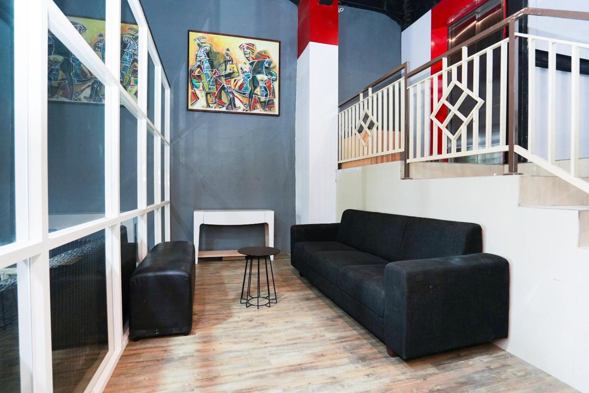 Super Oyo Flagship 3688 Pot Art Hotel Surabaya Exterior photo